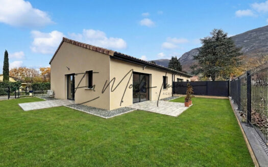 Maison/villa 3 pièces de 75.2m²  à Saint-Laurent-en-Royans